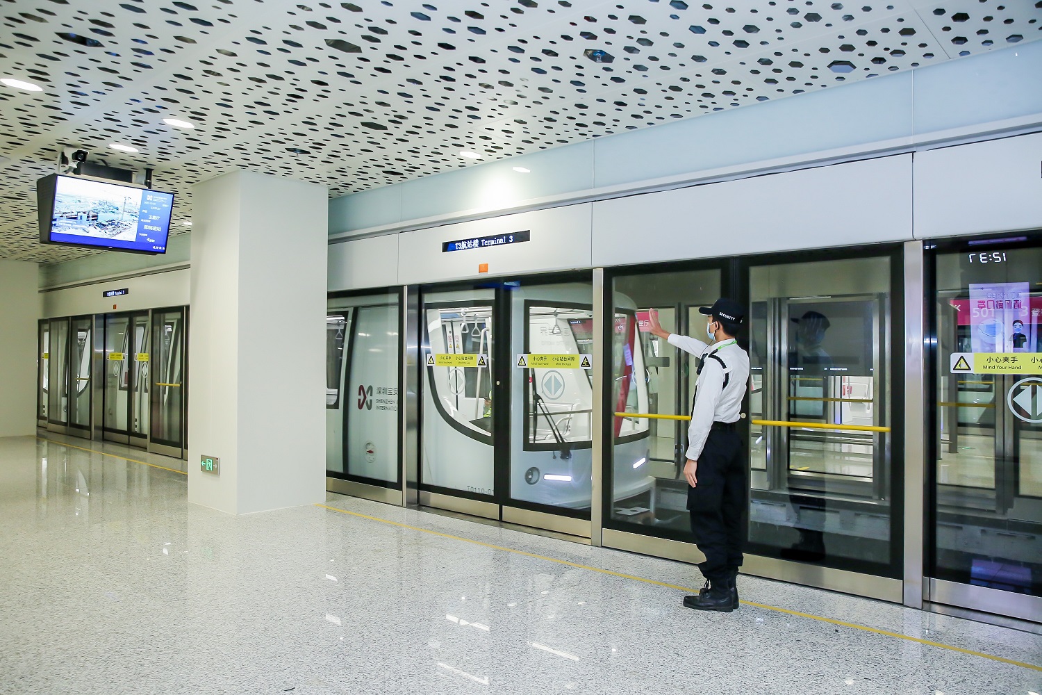 Alstom s driverless airport APM enters service at Shenzhen Bao an