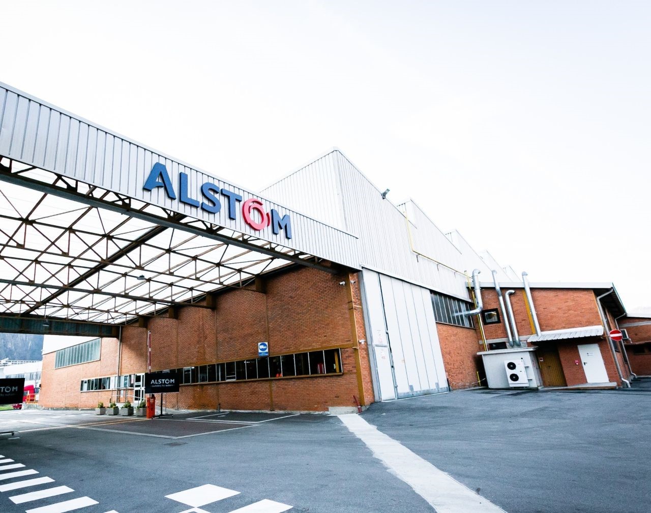 Alstom signs a contract with Terna to develop and modernise the Italian ...